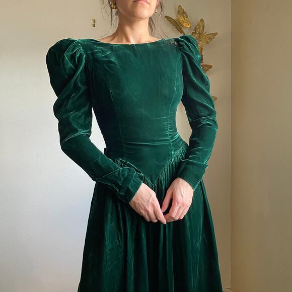 80s vintage velvet low back dress - Picture 2 of 8